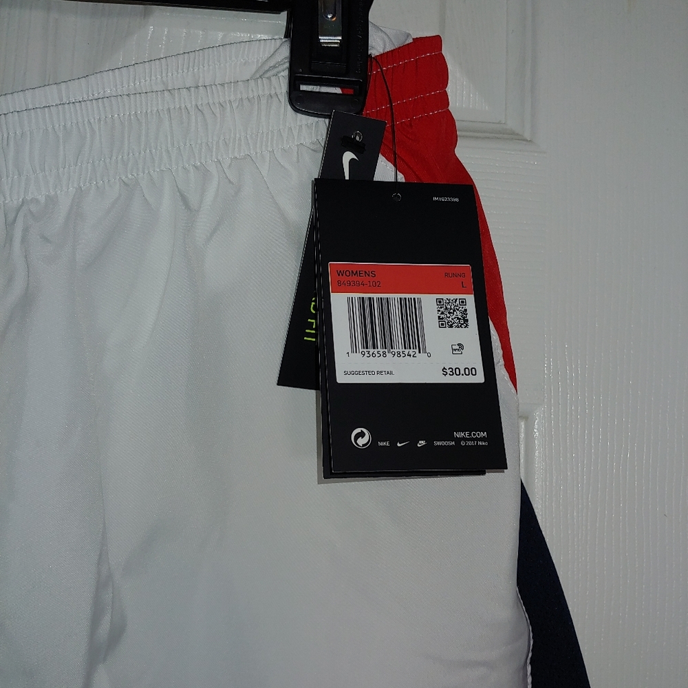 Nike Women's Dry Running Shorts Size Large - Picture 2 of 3